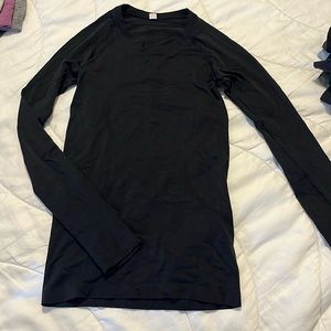 Swiftly Tech Long-Sleeve Shirt